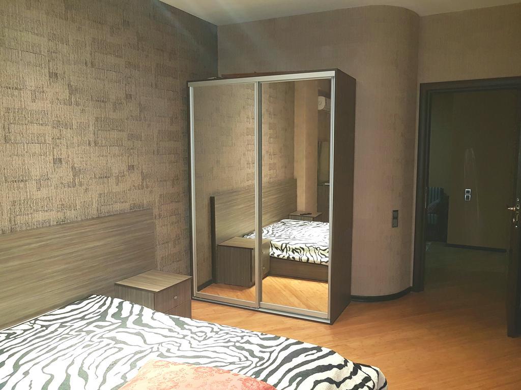 Apartment On Mirqasimov St.29 Баку Екстериор снимка